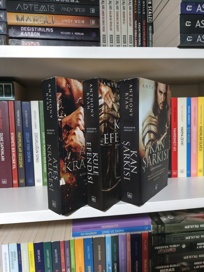 Kuzgunun Gölgesi - Anthony Ryan - Görsel 2