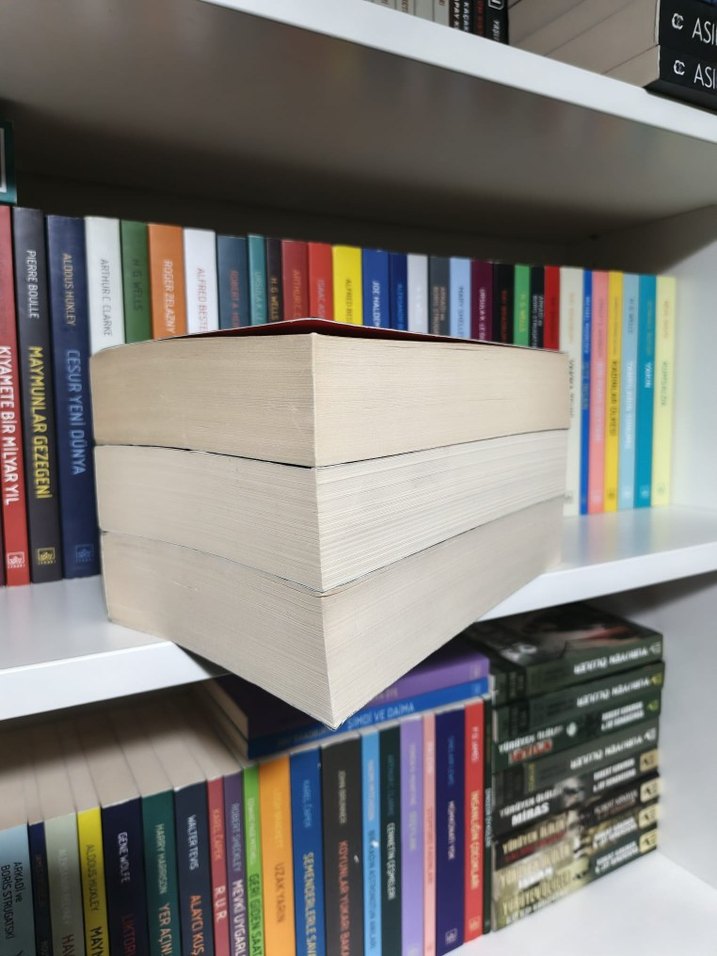 Kuzgunun Gölgesi - Anthony Ryan - Görsel 5