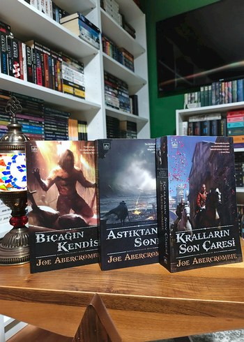 Joe Abercrombie Seti - 5 Kitap - Görsel 4