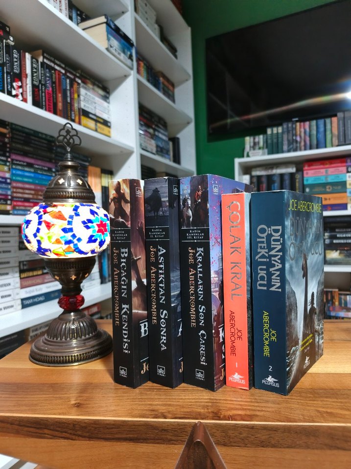 Joe Abercrombie Seti - 5 Kitap - Görsel 2