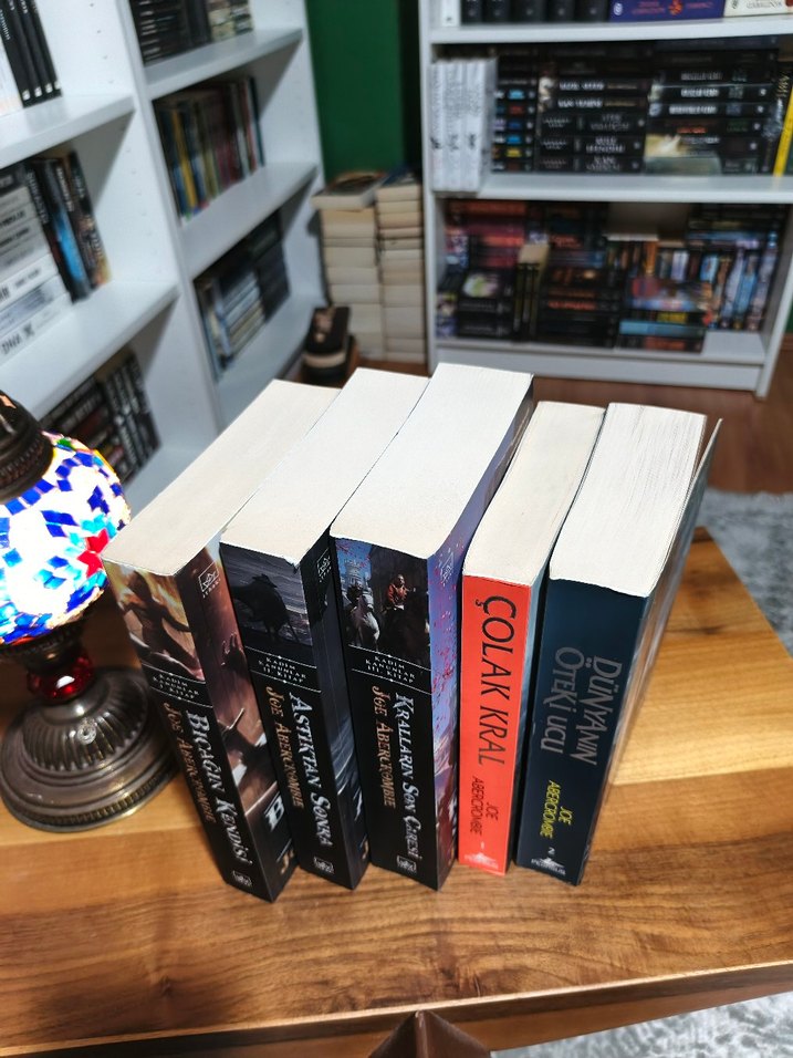 Joe Abercrombie Seti - 5 Kitap - Görsel 3