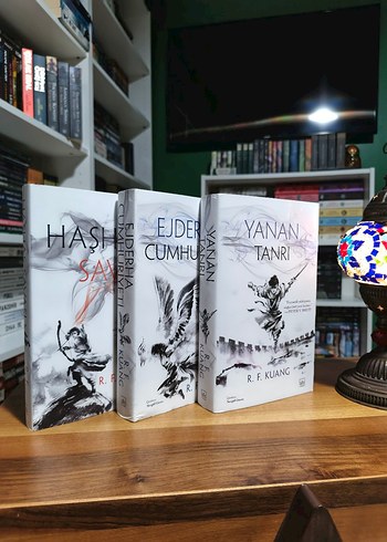 R.F. Kuang Kitap Seti - Görsel 3