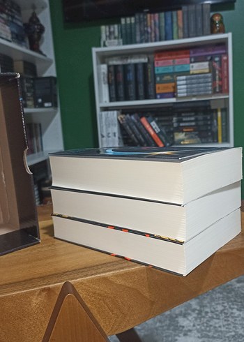 Kızıl İsyan Serisi Pierce Brown - Görsel 3