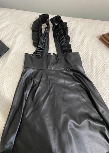 Siyah Deri Volanlı Midi Salopet - Görsel 2