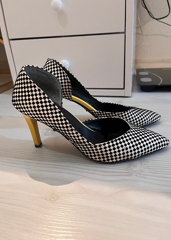 Sarı Tokalı Siyah Beyaz Kareli Stiletto - Görsel 2
