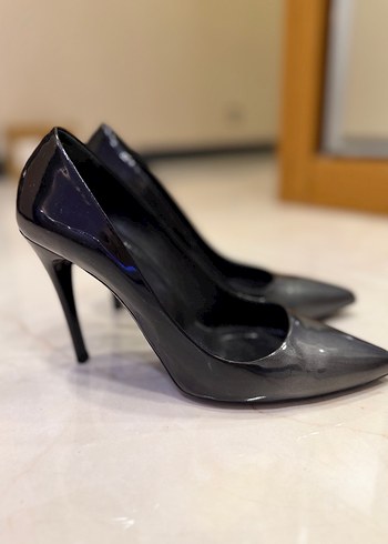 Parlak Gri Yılan Desenli Stiletto Topuklu Ayakkabı - Görsel 4