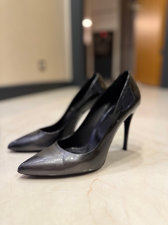 Parlak Gri Yılan Desenli Stiletto Topuklu Ayakkabı - Görsel 2