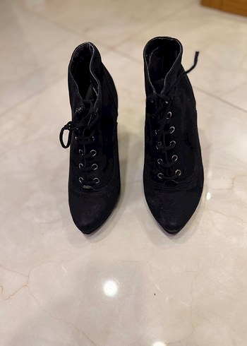 Siyah Süet Bağcıklı Stiletto Topuklu Bot - Görsel 4