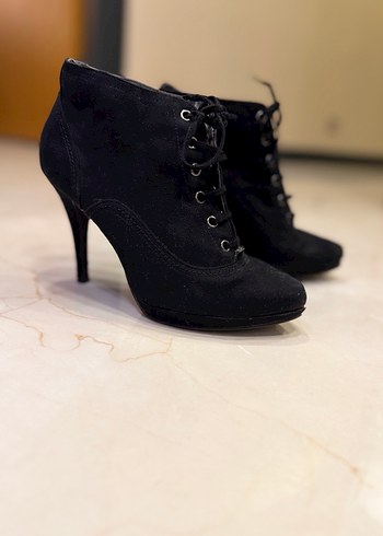 Siyah Süet Bağcıklı Stiletto Topuklu Bot - Görsel 2