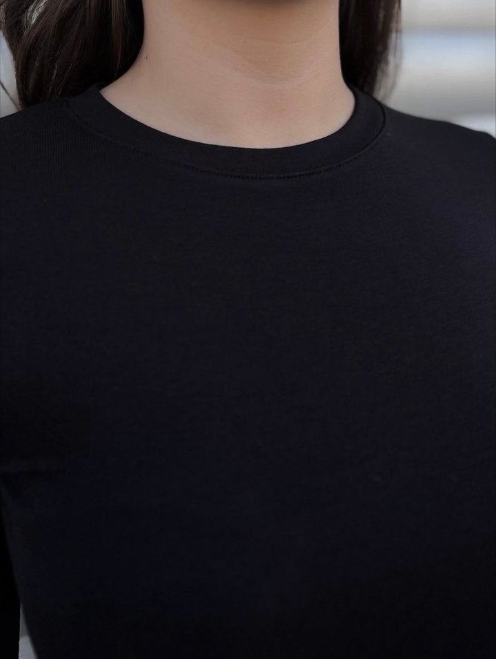 Siyah Bisiklet Yaka Parmak Detaylı Kadın Bluz - Görsel 5