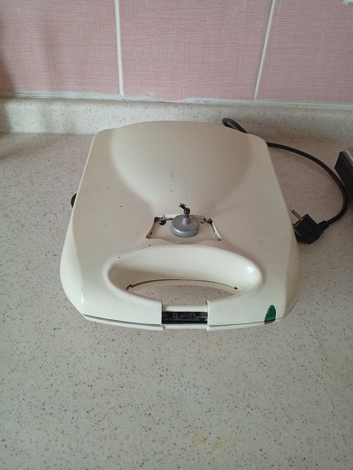 Beyaz Sandviç ve Tost Makinesi - Görsel 2