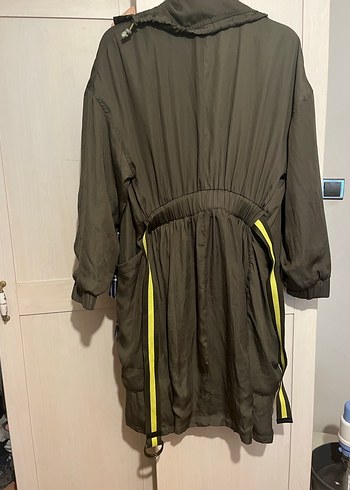 Erkek Haki Uzun Kuşaklı Yağmurluk - Görsel 2