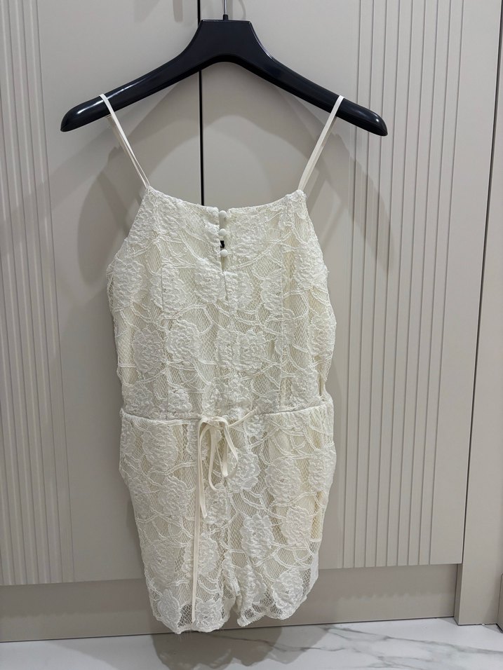 Beyaz Nakışlı Kadın  Zara - Görsel 2