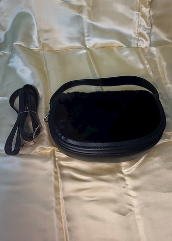 Siyah Kürklü Kadın Çantası - Görsel 3