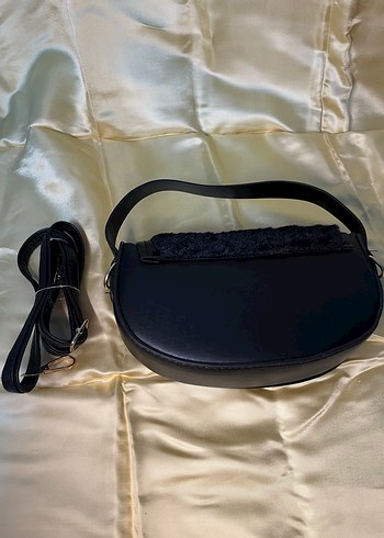 Siyah Kürklü Kadın Çantası - Görsel 4