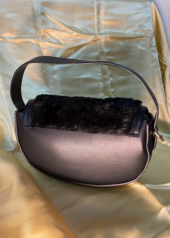 Siyah Kürklü Kadın Çantası - Görsel 2