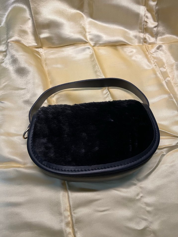 Siyah Kürklü Kadın Çantası - Görsel 5
