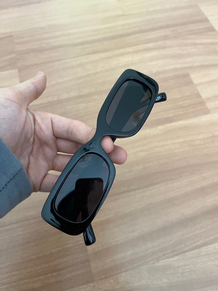 Siyah Minimalist Goth Kadın Güneş Gözlüğü - Görsel 3