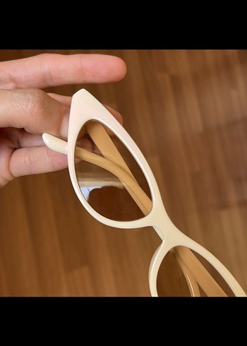 Bej Transparan Retro Kadın Gözlüğü - Görsel 2