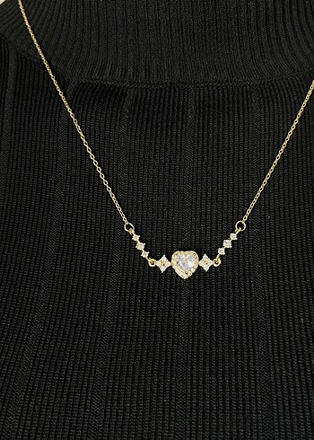 Altın Renkli Kalp Detaylı Çelik Kolye - Görsel 2