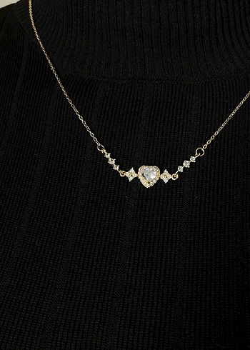 Altın Renkli Kalp Detaylı Çelik Kolye - Görsel 4