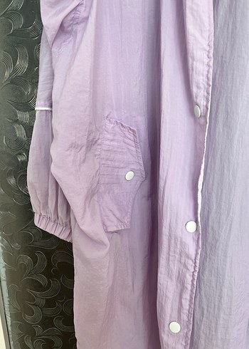 Uzun Lila Düğmeli Kadın Yağmurluk - Görsel 3