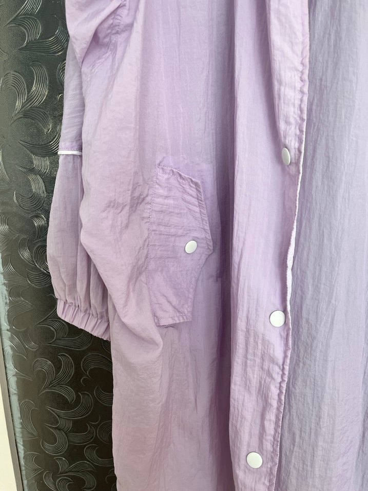 Uzun Lila Düğmeli Kadın Yağmurluk - Görsel 3