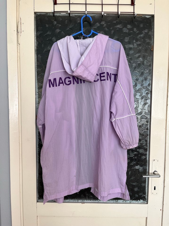 Uzun Lila Düğmeli Kadın Yağmurluk - Görsel 5