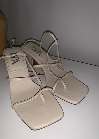 Zara Bej Minimalist Stiletto zara Topuklu Kadın Sandalet