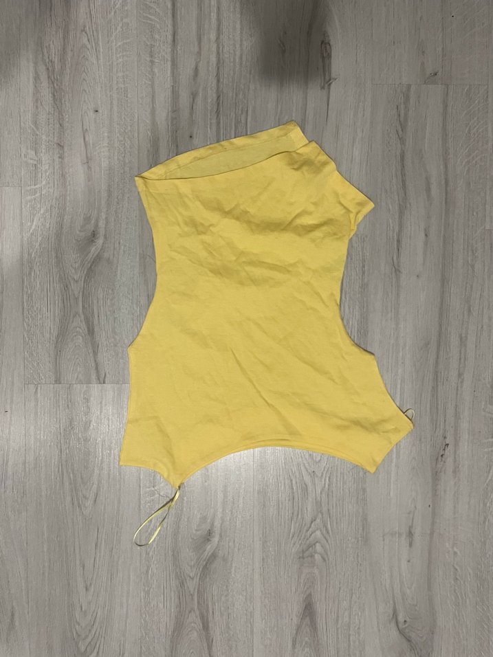 Sarı Kısa Kollu Asimetrik Kadın Bluz - Görsel 3