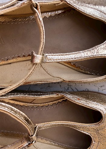 ZARA Kız Çocukları İçin Kemerli Altın Renk Babet - Görsel 6