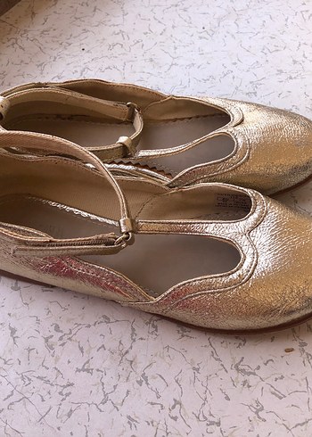 ZARA Kız Çocukları İçin Kemerli Altın Renk Babet - Görsel 2