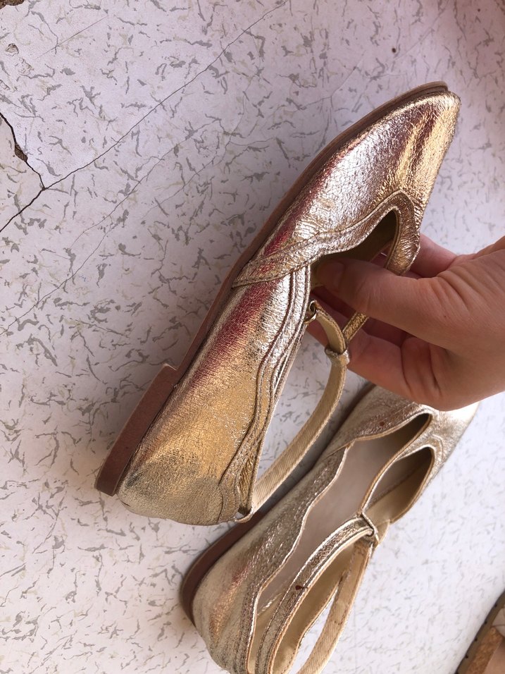 ZARA Kız Çocukları İçin Kemerli Altın Renk Babet - Görsel 3