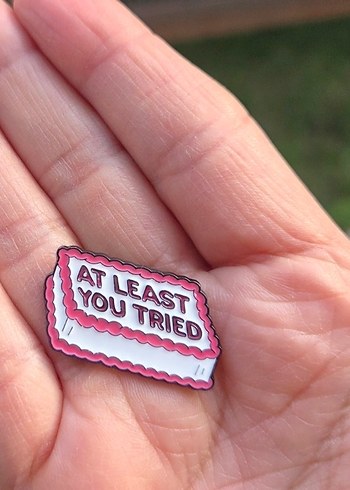 Pasta ve Müziksever Kedi: İkonik Rozet Pin Seti - Görsel 3