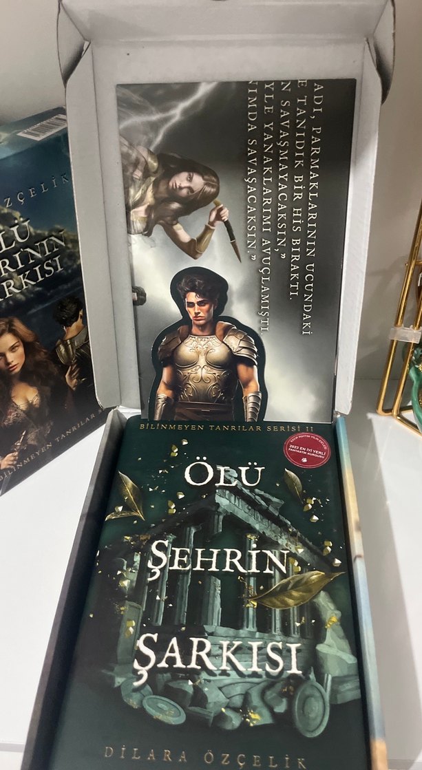 Ölü Şehir Şarkısı serisi BK 1 üçlü kutulu set + BL - Görsel 2