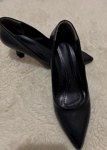 Klasik Siyah Topuklu Kadın Ayakkabı - Görsel 3