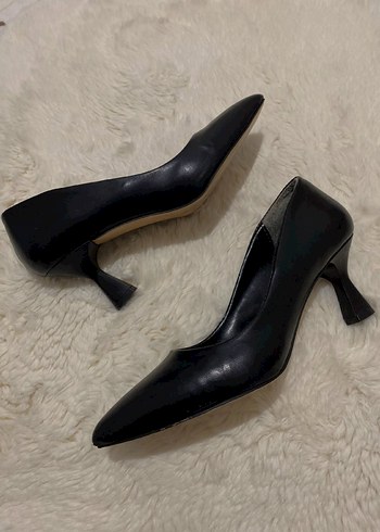 Klasik Siyah Topuklu Kadın Ayakkabı - Görsel 2