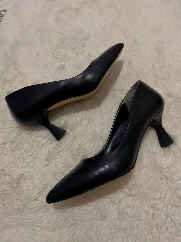 Klasik Siyah Topuklu Kadın Ayakkabı - Görsel 2
