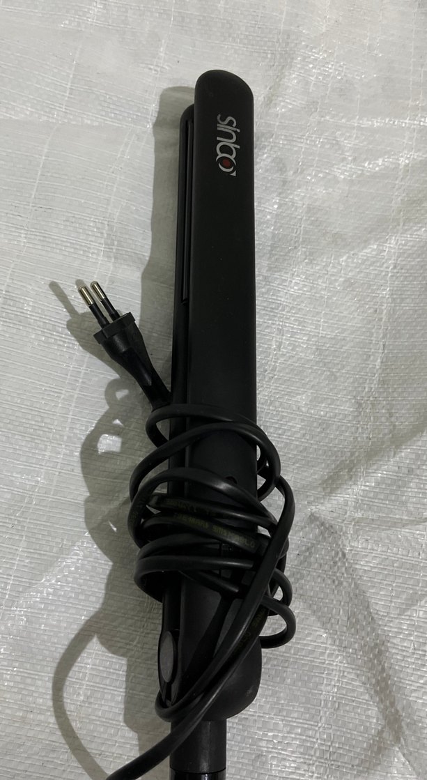 Siyah Saç Düzleştirici - Görsel 2