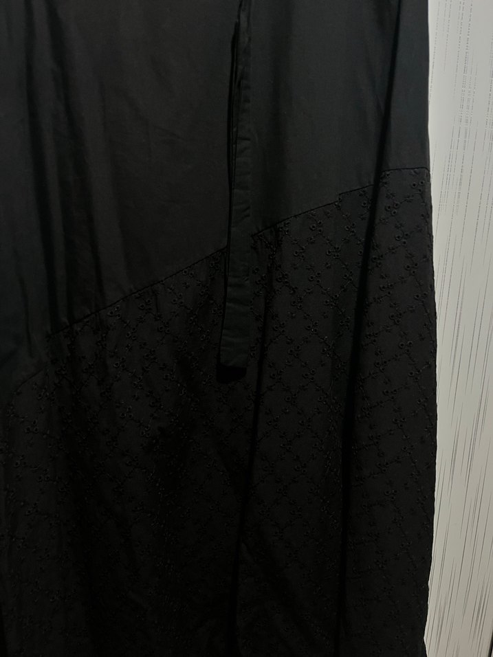 Siyah kuşaklı uzun kol detaylı elbise - Görsel 4