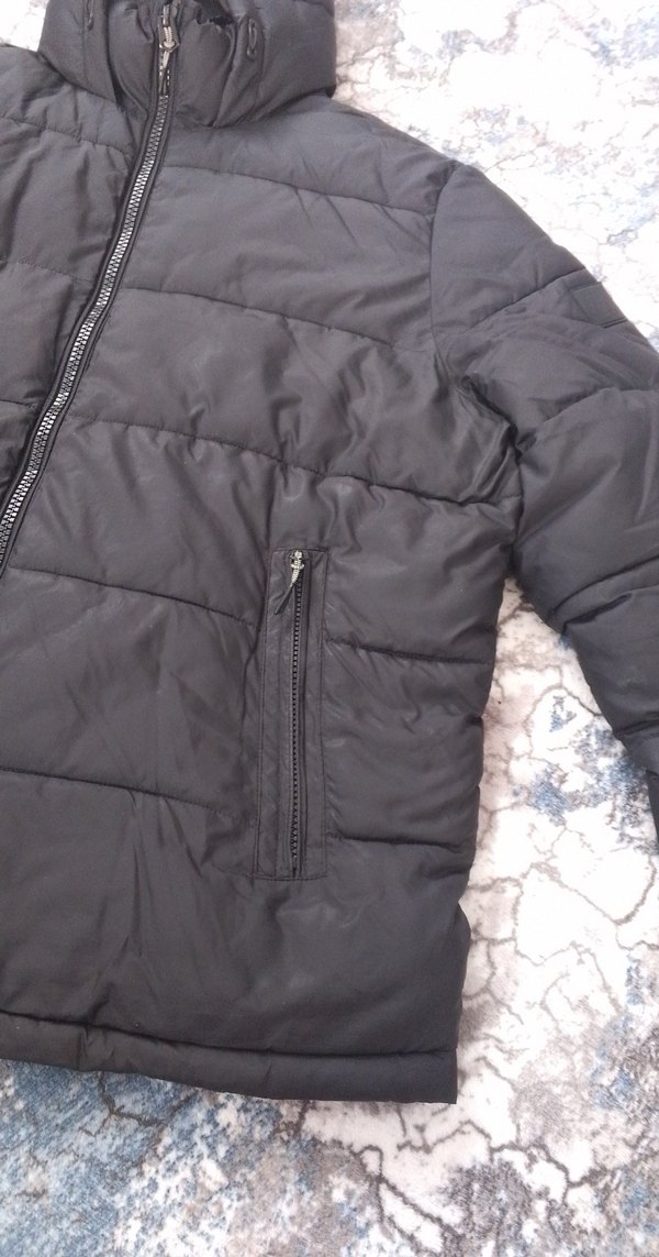 Siyah Kapüşonlu Fermuarlı Kadın Kışlık Mont - Görsel 3