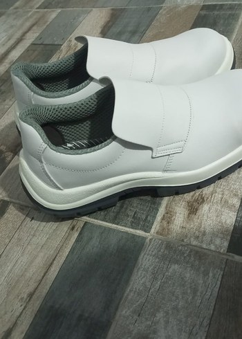 gri spor t ayakkabı parmak uçları demirden demir ayakkabı - Görsel 2