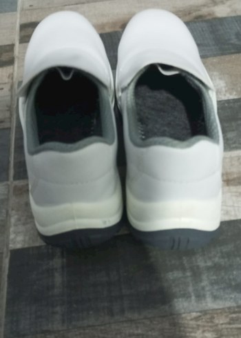 gri spor t ayakkabı parmak uçları demirden demir ayakkabı - Görsel 4