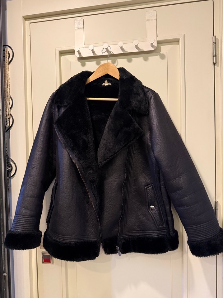 Koton marka XL 42 beden içi yumuşacık üstü süet çok şık mont - Görsel 2