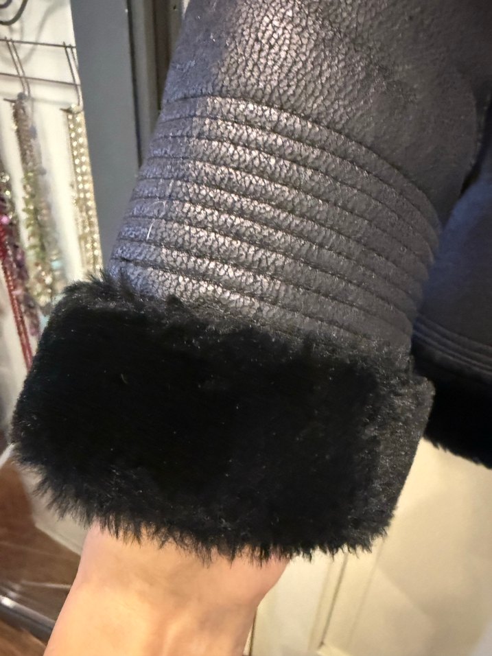 Koton marka XL 42 beden içi yumuşacık üstü süet çok şık mont - Görsel 3