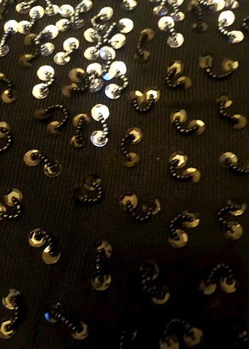 Siyah Pul Detaylı Yüksek Yakalı Kadın Süveter - Görsel 2