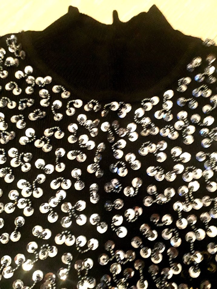 Siyah Pul Detaylı Yüksek Yakalı Kadın Süveter - Görsel 3