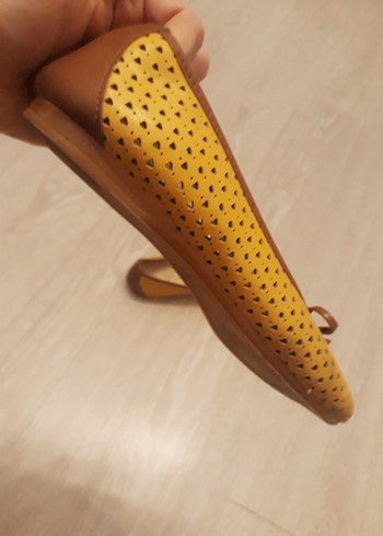 Sarı Puantiyeli Fiyonklu Dolgu Topuk Kadın Babet - Görsel 3