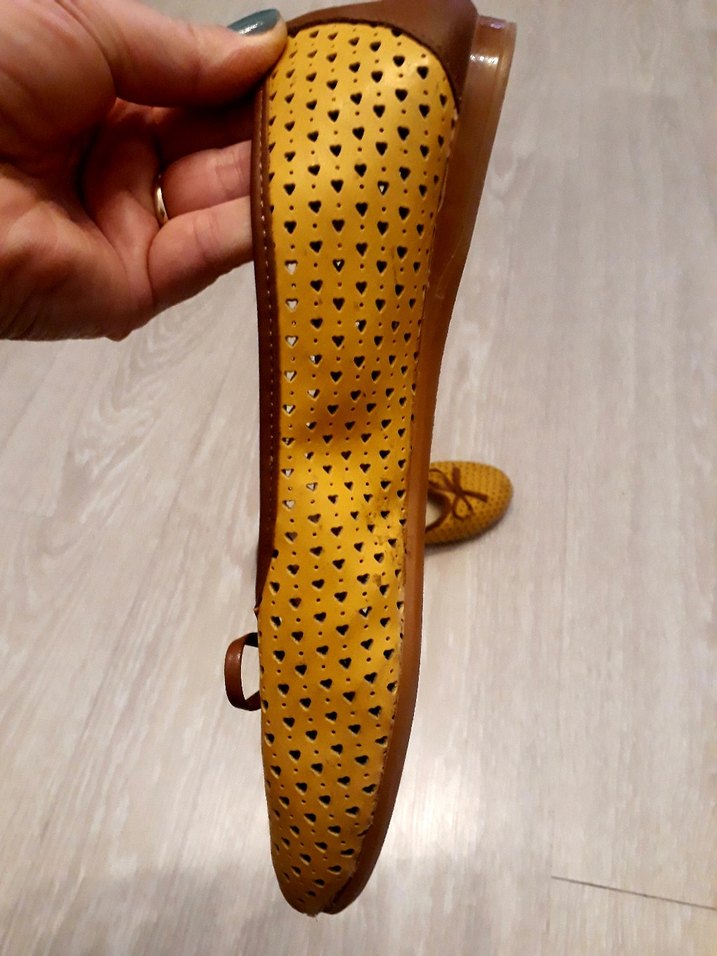 Sarı Puantiyeli Fiyonklu Dolgu Topuk Kadın Babet - Görsel 4