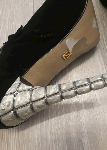 Siyah Bantlı Dolgu Topuklu Kadın Bot - Görsel 4